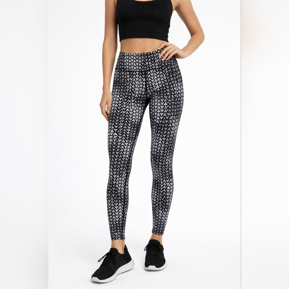 Victoria's Secret Black and White Patterned Leggings Size XS